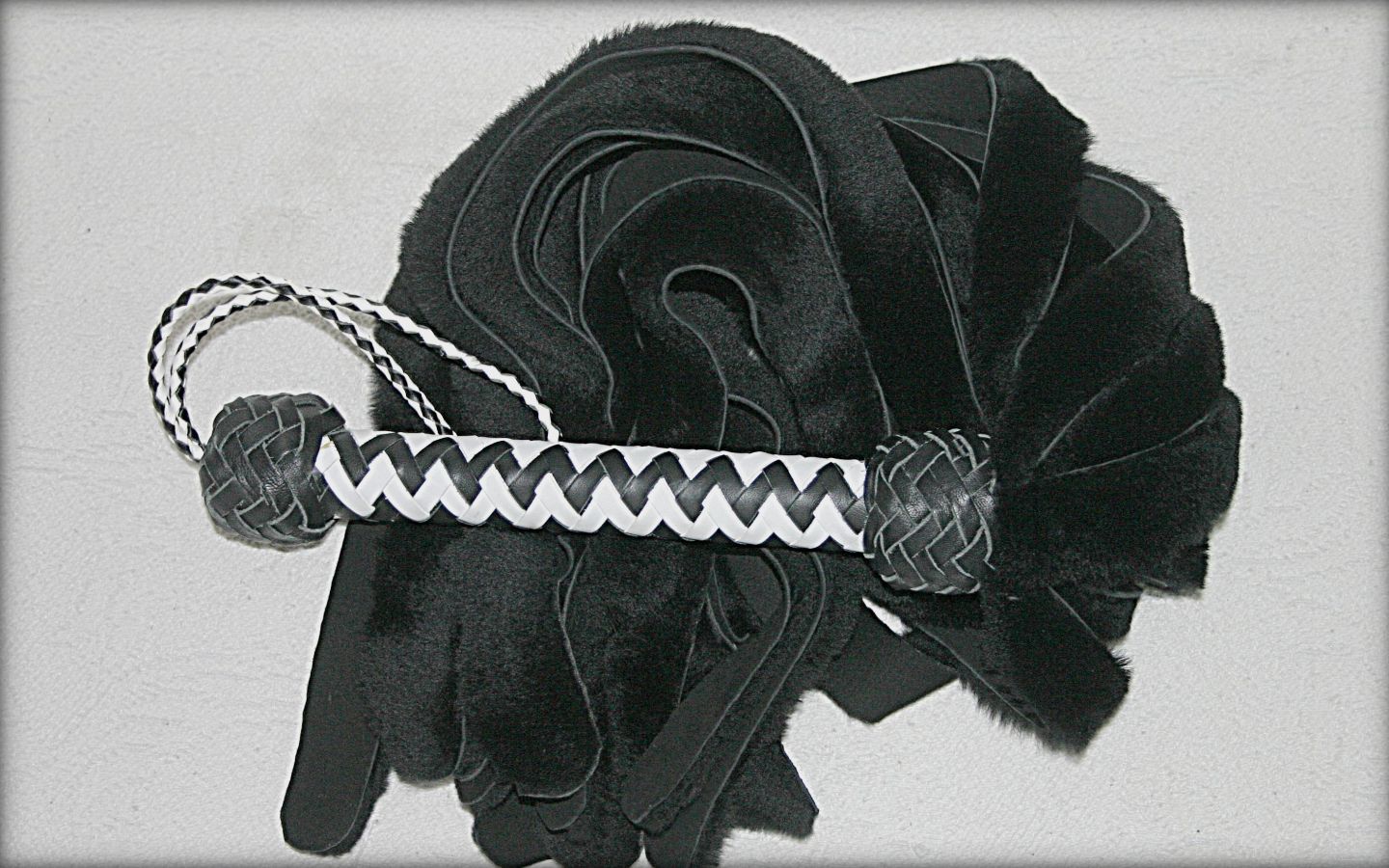 Rabbit fur Flogger 20